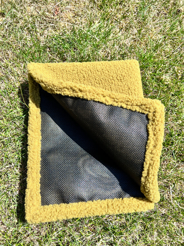 Laboni Multifunctional Outdoor and Travel Dog Blanket Teddy