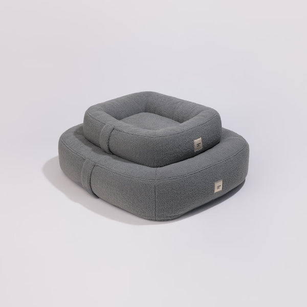 PillowVilla Bouclé Dog Bed PEBBLE Dog Bed PillowVilla Silver Circle Pets