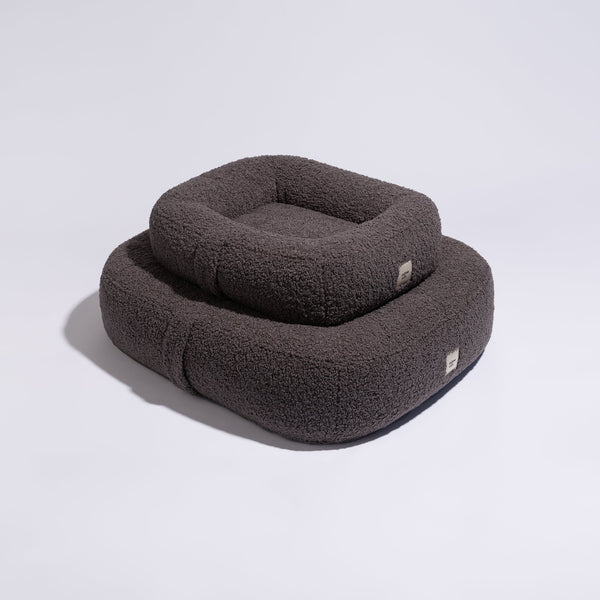 PillowVilla Bouclé Dog Bed PEBBLE Dog Bed PillowVilla Silver Circle Pets