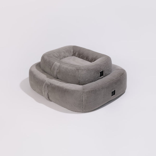PillowVilla Faux Fur Dog Bed PEBBLE Dog Bed PillowVilla Silver Circle Pets