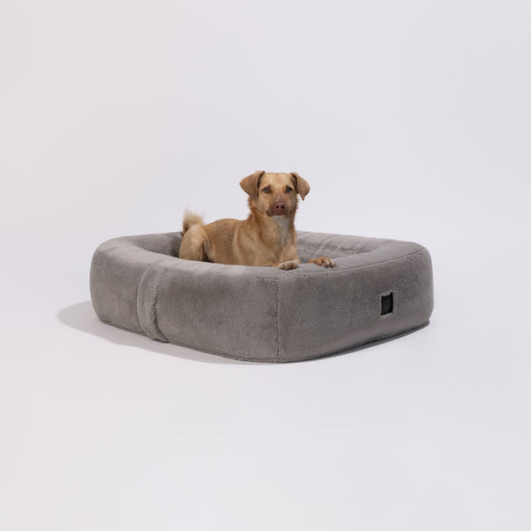 PillowVilla Faux Fur Dog Bed PEBBLE Dog Bed PillowVilla Silver Circle Pets